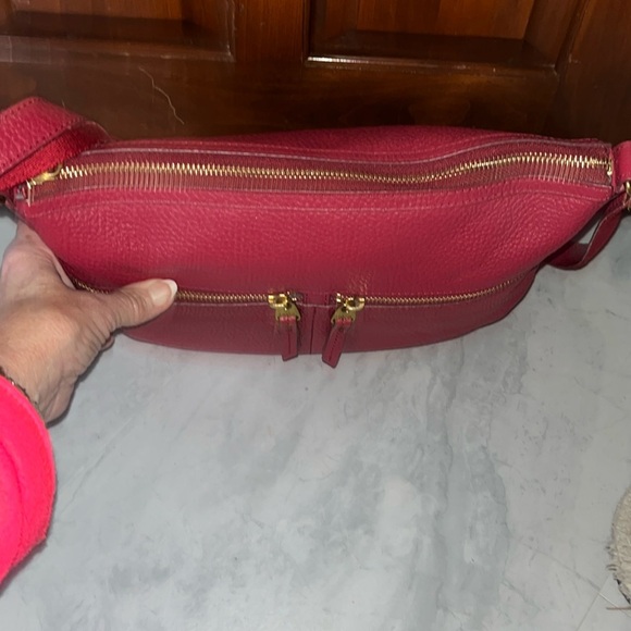Fossil  Cross, body or shoulder bag  Red genuine pebbled leather  Card slots EUC - Picture 4 of 15